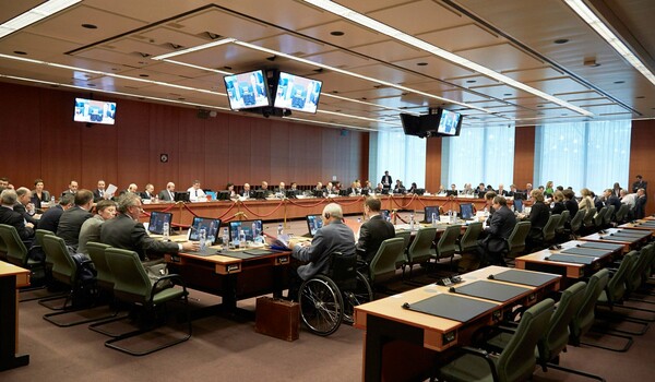 F.T.: Nέο σχέδιο των ευρωπαίων για να μειωθεί η έκθεση του ΔΝΤ στο ελληνικό χρέος