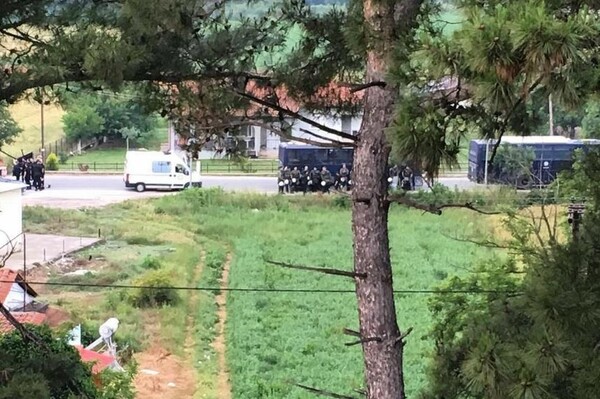 Ο Άι Γουέι Γουέι καταγράφει την εκκένωση της Ειδομένης