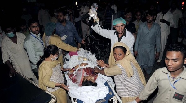 Οι Ταλιμπάν ανέλαβαν την ευθύνη για το μακελειό με τους δεκάδες νεκρούς στο Πακιστάν
