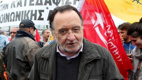 Λαφαζάνης: Ο Τσίπρας και η ευρω-καταθλιπτική ομάδα του παίζουν κακόγουστο θέατρο