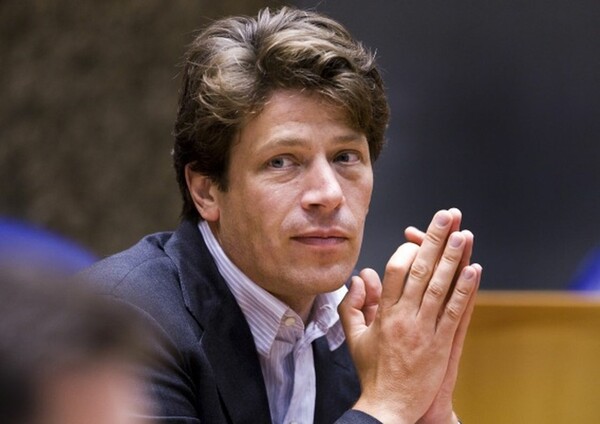 Ολλανδία: Boυλευτής στο κόμμα του Ντάισελμπλούμ ζητά διαγραφή του ελληνικού χρέους