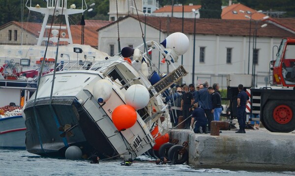 Έφτασαν στον Πειραιά οι μετανάστες από το ναυάγιο της Σάμου