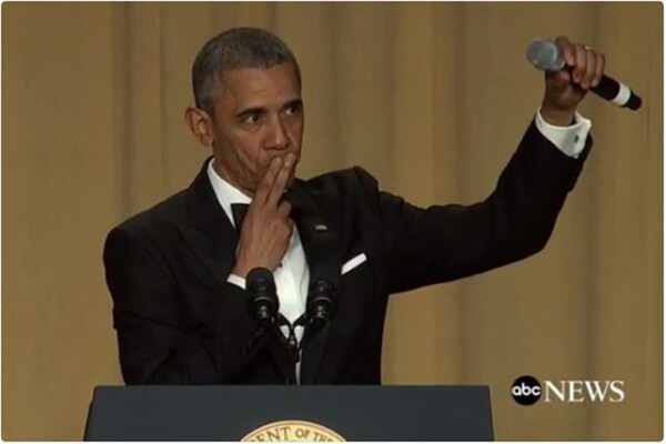 Το συγκινητικό φινάλε του Ομπάμα: "Οbama Out!" - Ρίχνει το μικρόφωνο και αποχωρεί