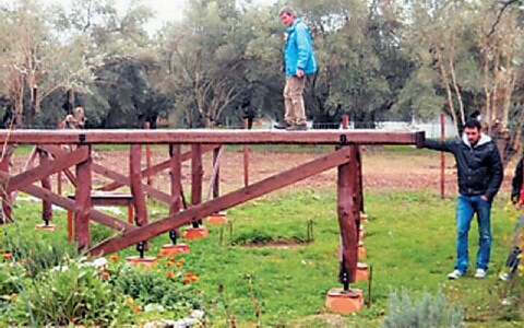 Χτίζεται το πρώτο εθελοντικό χωριό στην Ελλάδα