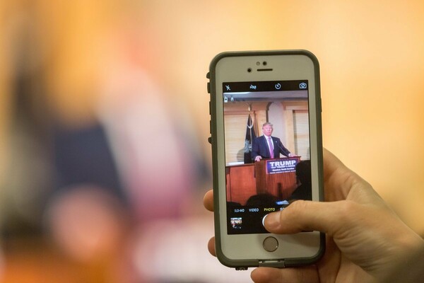 Κι όμως, ο Ντόναλντ Τραμπ έχει στο iPhone του μόνο μία εφαρμογή!