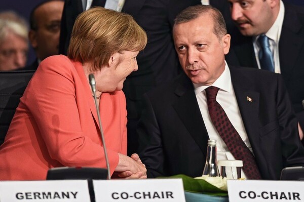 Ερντογάν κατά Μέρκελ: Το ψήφισμα της Γερμανίας για τη γενοκτονία των Αρμενίων δεν έχει καμία αξία