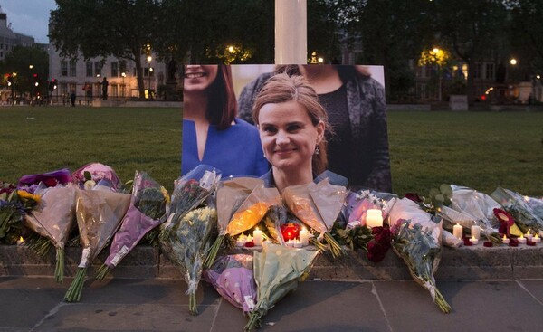 Συνωμοσία πίσω από την δολοφονία Κοξ "βλέπουν" οι Ιταλοί- Για "τρομοκρατική ενέργεια" μιλά ο σύζυγός της