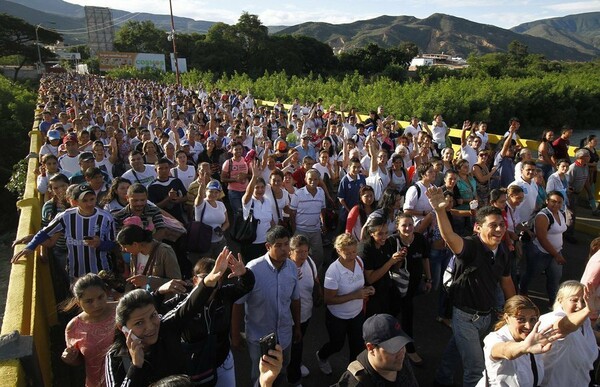 Τι συνέβη όταν η Κολομβία άνοιξε τα σύνορά της στους εξαθλιωμένους κατοίκους της Βενεζουέλας