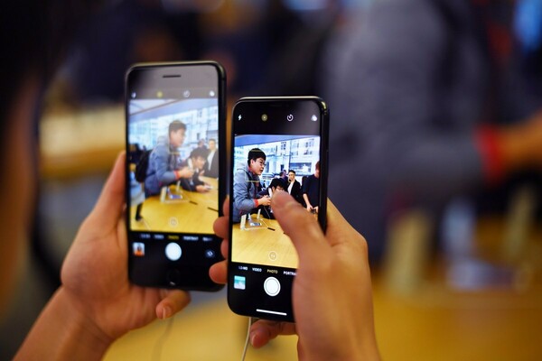 Άρχισαν οι αγωγές κατά της Apple μετά την παραδοχή της για την απόδοση των παλιών iPhone
