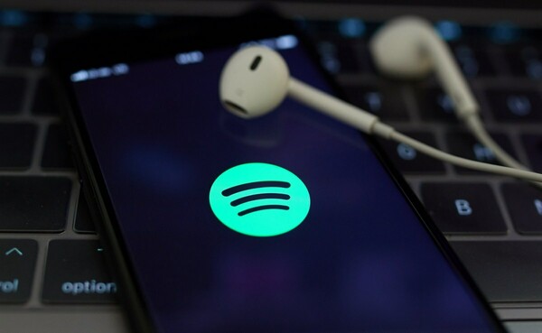Τέλος τα 3.333 τραγούδια ανά συσκευή- Το Spotify αύξησε το όριο των offline downloads