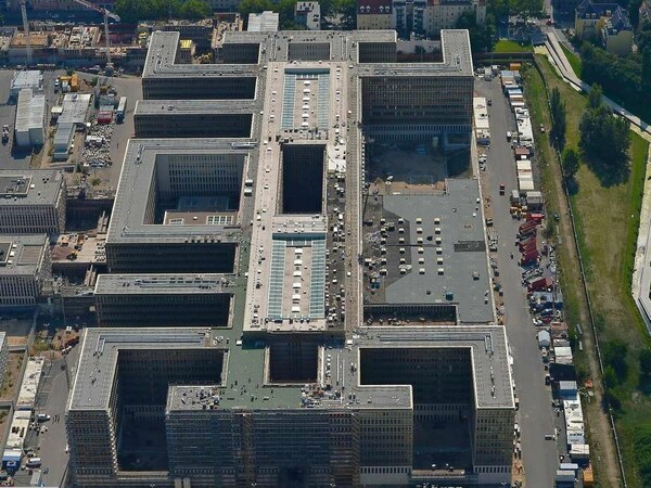 SPIEGEL: Γερμανική μυστική υπηρεσία παρέδιδε στοιχεία Ευρωπαίων στην NSA
