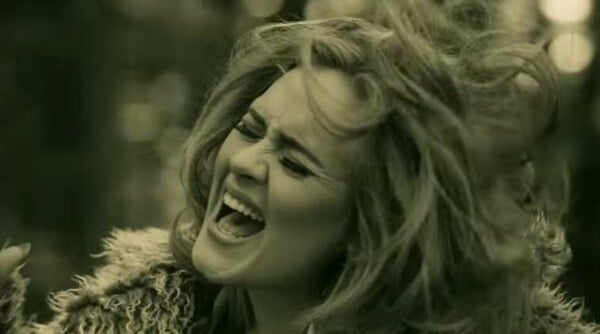 To "Hello" της Adele στη λίστα του YouTube με τα βίντεο των 100 εκατ. views