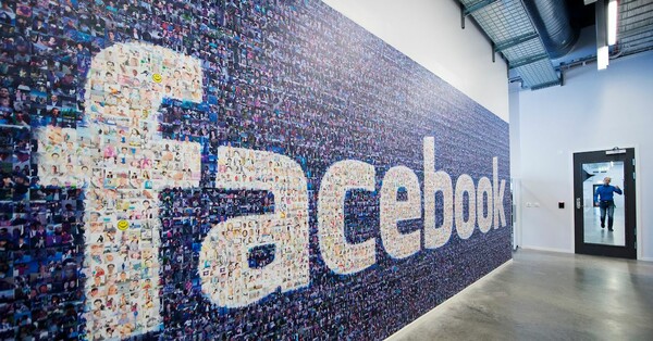 Facebook: Περισσότεροι χρήστες και περισσότερο χρήμα