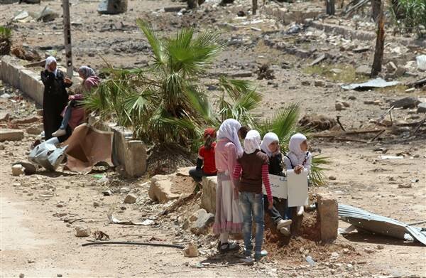Συρία: Ανθρωπιστική βοήθεια φτάνει σε δύο πολιορκούμενες πόλεις για πρώτη φορά από το 2012