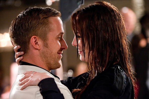 O Ryan Gosling τραγουδά στην Emma Stone, στο νέο ρομαντικό trailer του μιούζικαλ «La La Land»