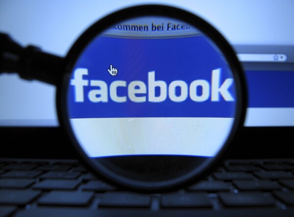 Το Facebook θα μοιράζεται τα site που σερφάρουμε με τους διαφημιστές