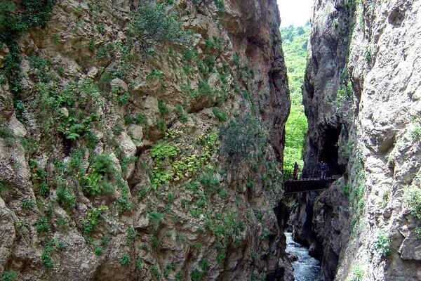 Χάθηκε 7χρονος μέσα στο φαράγγι του Βουραϊκού