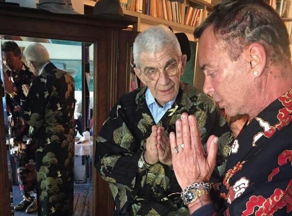 Γιάννης Μπουτάρης και Λάκης Γαβαλάς ποζάρουν με κιμονό στο Instagram