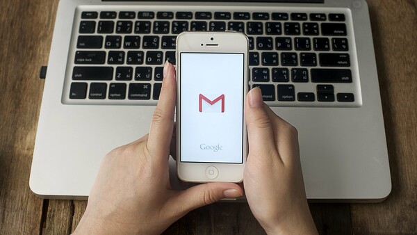 Η Google έχει πρόβλημα - Παραδέχτηκε πως μηνύματα του Gmail μερικές φορές διαβάζονται από τρίτους