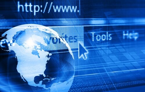 Ένας στους δυο Έλληνες δεν χρησιμοποιεί το internet.
