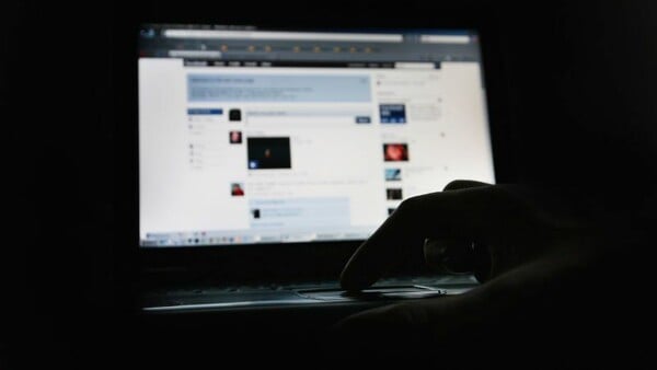 Το Facebook εφαρμόζει νέο μέτρο εναντίον του "εκδικητικού πορνό"