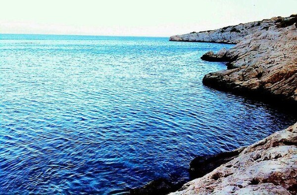 Πτώμα νεαρού άνδρα βρέθηκε στα Λιμανάκια Βουλιαγμένης