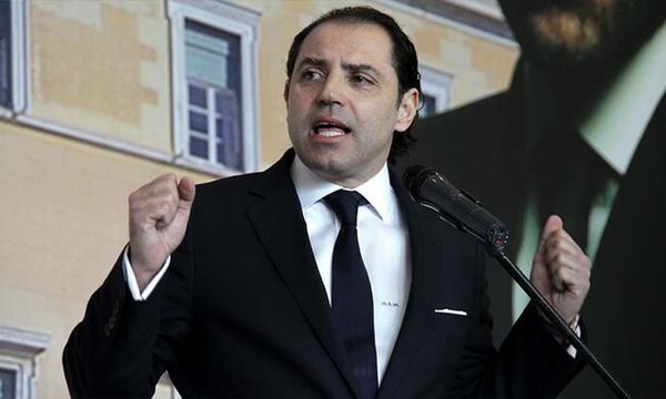 Παραιτήσου λοιπόν άνευ όρων μωρό μου