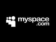 Στρατηγική συμφωνία μεταξύ MySpace και Facebook.