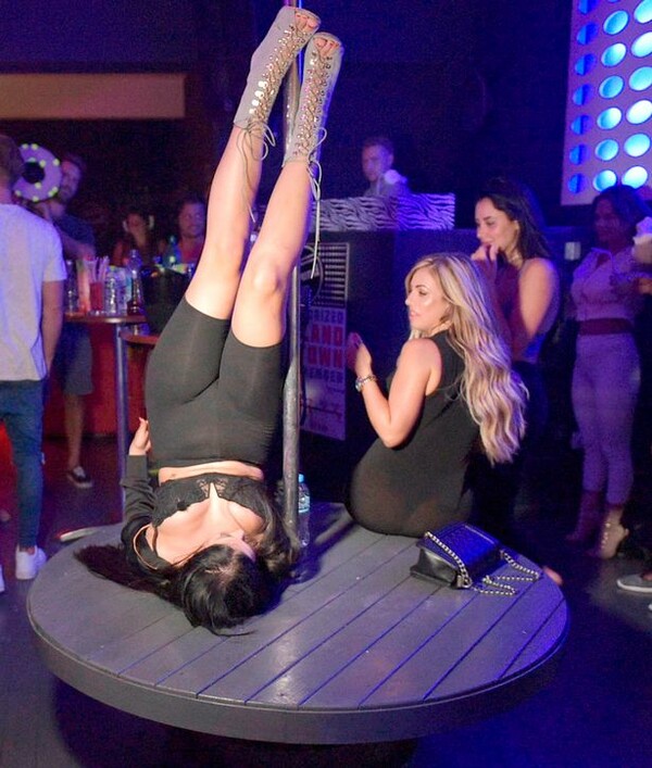 Το Geordie Shore, το προκλητικό ριάλιτι του ΜTV κάνει γυρίσματα στην Κέρκυρα και έχει εξοργίσει τους κατοίκους