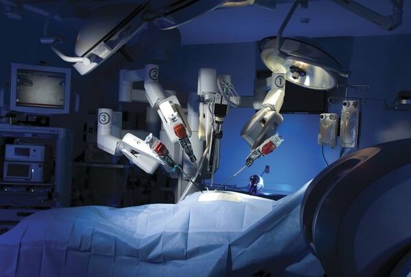 Συνεργασία Google και Johnson & Johnson για τη δημιουργία χειρουργικών ρομπότ
