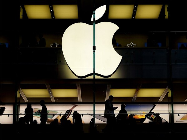 Η Apple σπάει όλα τα ρεκόρ και γίνεται η πρώτη εταιρία με αξία πάνω από 800 δισεκατομμύρια $