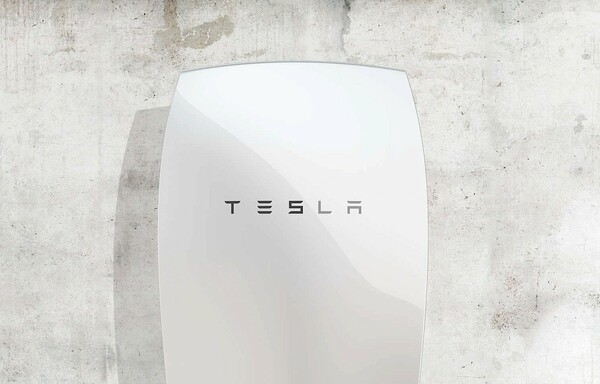 Ο Elon Musk αποκάλυψε την Tesla Energy