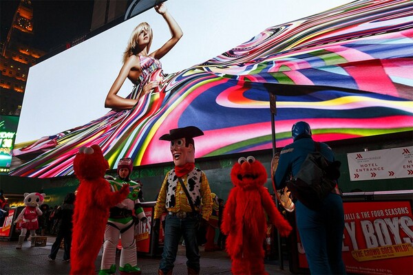 Σήμερα τα αποκαλυπτήρια του μεγαλύτερου και ακριβότερου billboard στην ιστορία της Times Square