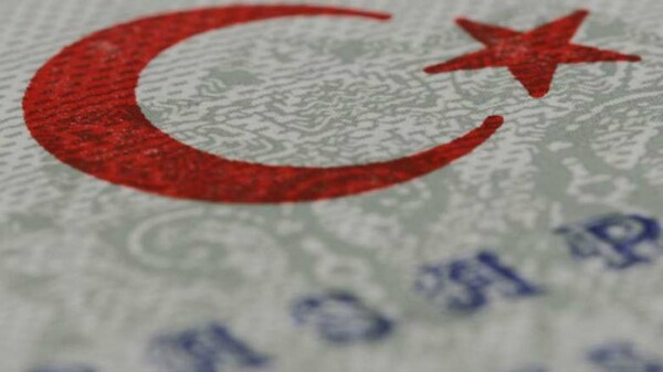 Κομισιόν: H Τουρκία δεν πληροί τις προϋποθέσεις για τη βίζα