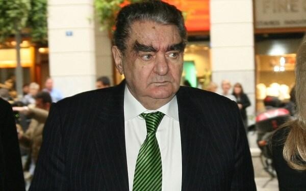 Παραιτήσου λοιπόν άνευ όρων μωρό μου