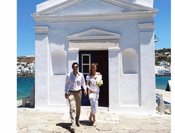 Το διάσημο μοντέλο Ana Beatriz Barros και Ελληνοαιγύπτιος κροίσος παντρεύτηκαν στη Μύκονο και στήνουν μεγαθήριο σε παραλία για το πάρτι