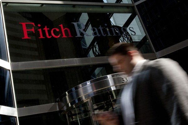 Δυσοίωνες προβλέψεις από τον Fitch: Μείωση 5% των επενδύσεων στη Βρετανία τον επόμενο χρόνο λόγω Brexit