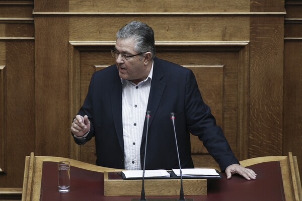 Κουτσούμπας: Η κυβέρνηση καταργεί δικαιώματα που κατακτήθηκαν με αίμα