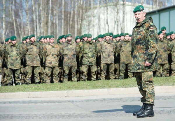 Η Μέρκελ εξετάζει το ενδεχόμενο επιχειρήσεων του γερμανικού στρατού στο εσωτερικό της χώρας