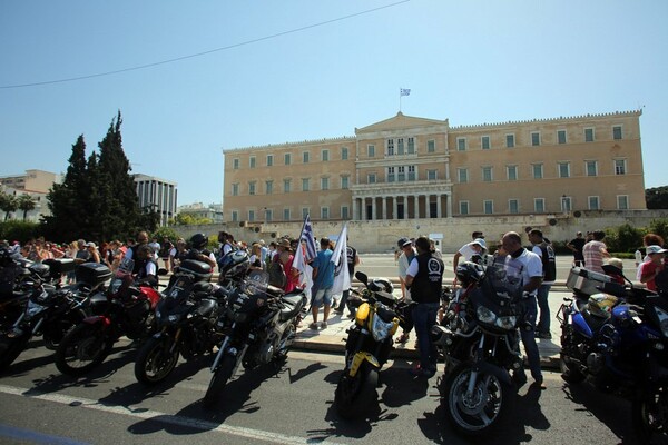 «Πορεία Ελευθερίας» για τα 20 χρόνια από τη θυσία των Τάσου Ισαάκ και Σολωμού Σολωμού