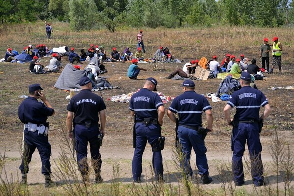 Απεργία πείνας άρχισαν 150 μετανάστες ζητώντας να ανοίξουν τα σύνορα με την Ουγγαρία