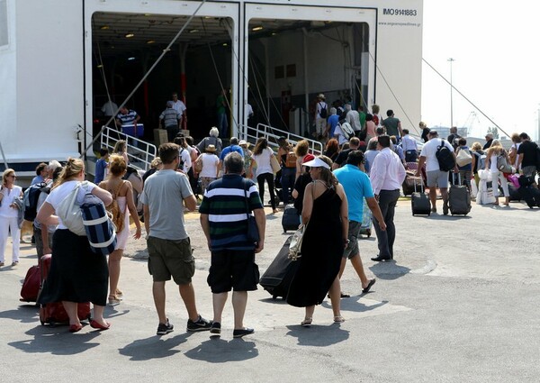 Ξεκίνησε η μεγάλη φυγή του Αυγούστου - Οι αδειούχοι άρχισαν να εγκαταλείπουν την Αθήνα