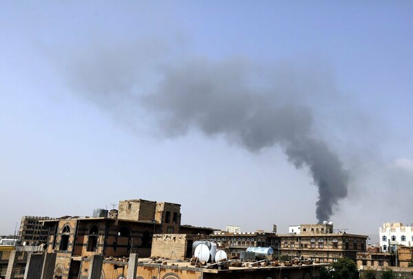 Υεμένη: Ξανάρχισαν οι βομβαρδισμοί στη Σαναά- Τουλάχιστον 14 νεκροί