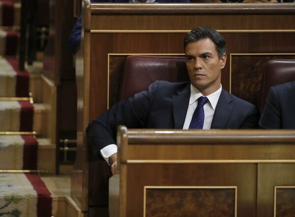 Ραγδαίες πολτικές εξελίξεις στην Ισπανία: Παραιτήθηκε ο ηγέτης των Σοσιαλιστών Πέδρο Σάντσεθ