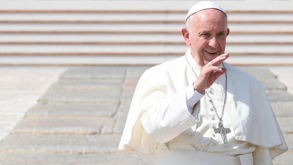 Ο Πάπας Φραγκίσκος ανακοίνωσε νέους, πιο αυστηρούς κανόνες σχετικά με τον ορισμό του θαύματος