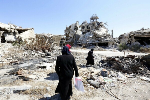 Συρία: Νέες αεροπορικές επιδρομές στο Χαλέπι- Στόχος και φορτηγά με ανθρωπιστική βοήθεια
