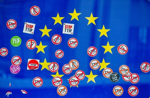 Οι υπουργοί Εμπορίου της ΕΕ "αδειάζουν" την TTIP: Μη ρεαλιστική η συμφωνία επί Ομπάμα