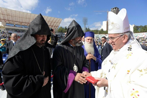 Πρώτη φορά τόσο λίγοι για τον Πάπα