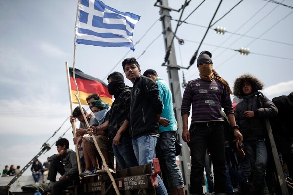 Όλα όσα έγιναν χθες στην Ειδομένη, μέσα από 22 φωτογραφίες
