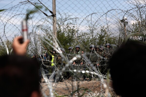 Όλα όσα έγιναν χθες στην Ειδομένη, μέσα από 22 φωτογραφίες
